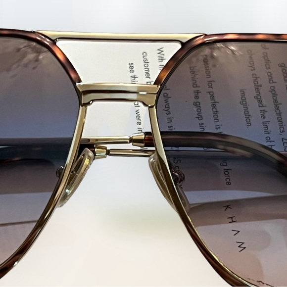 Victoria Beckham Double Bridge V-Line Navigator In Gold-Tortoise- 59mm  $325 New - Picture 11 of 14